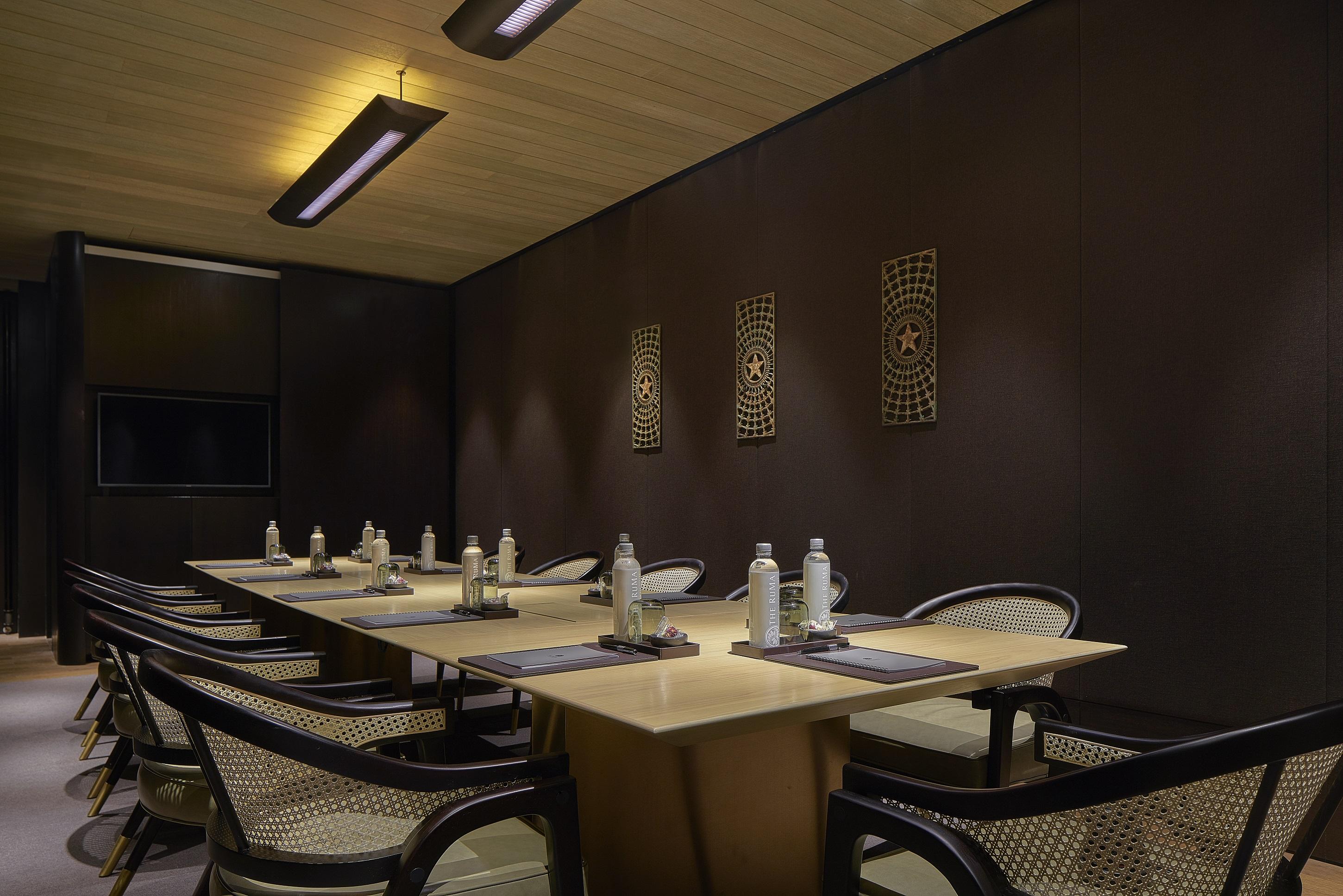 ザ ルーマ ホテル アンド レジデンシーズ クアラルンプール エクステリア 写真 The interior of the restaurant